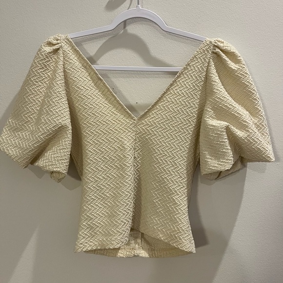 Free People Cupcake Ruched Puff Sleeve Top in Ivory - Size Small - Picture 5 of 9